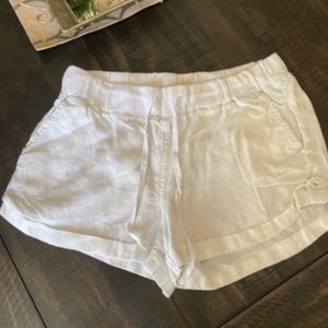 Banana Republic white shorts size M
